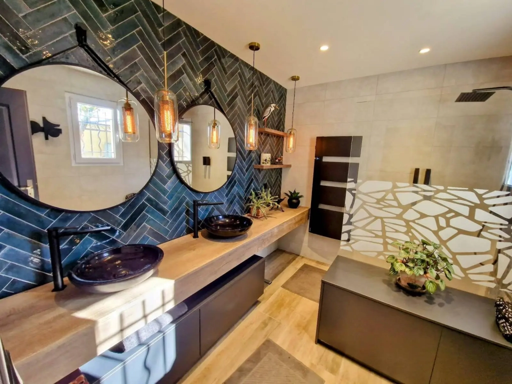 Réalisation complète d'une salle de bain moderne à Saint Bonnet de Mûre