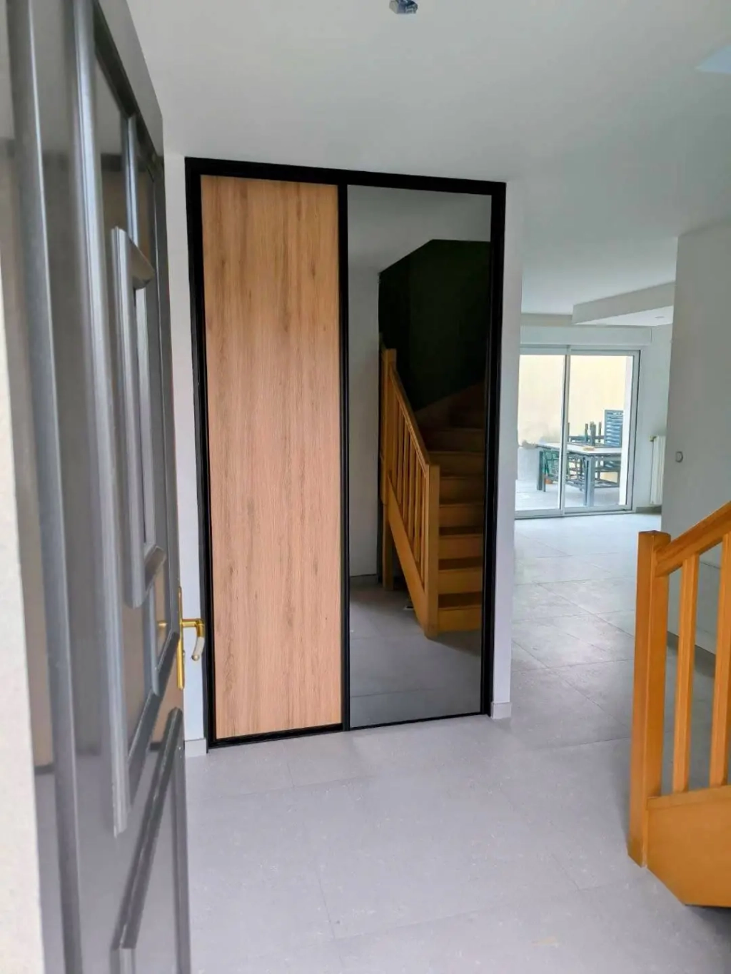 Placard porte coulissante sur mesure à proximité de Lyon