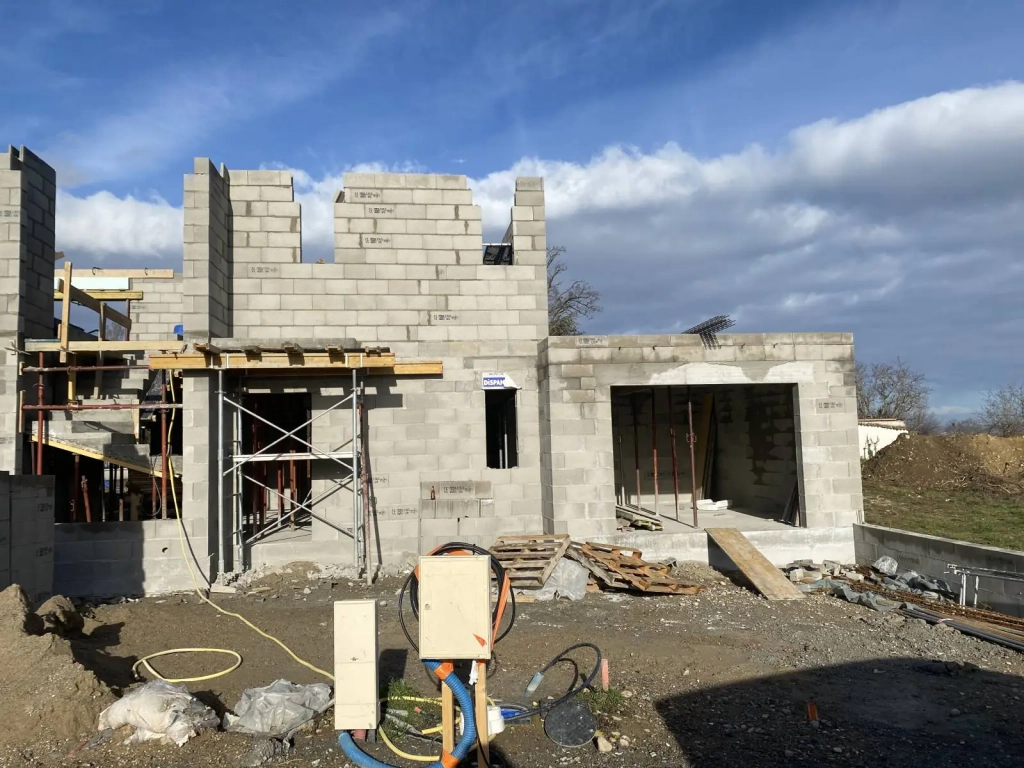 Construction agencement villa moderne PUSIGNAN